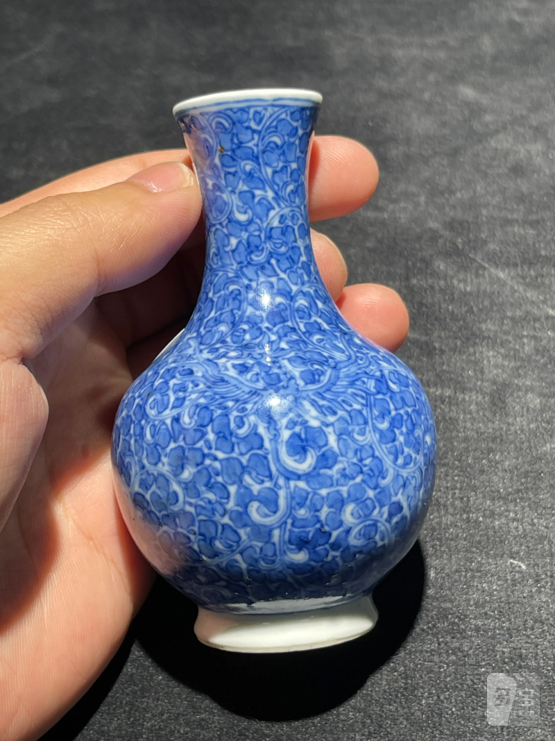 清晚期 青花花卉纹小天球瓶一对 - 图3